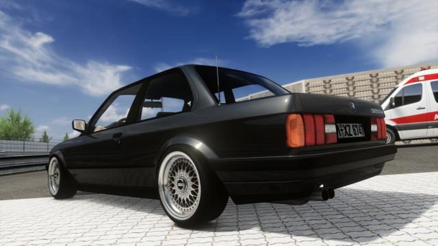 BMW 325is (E30)