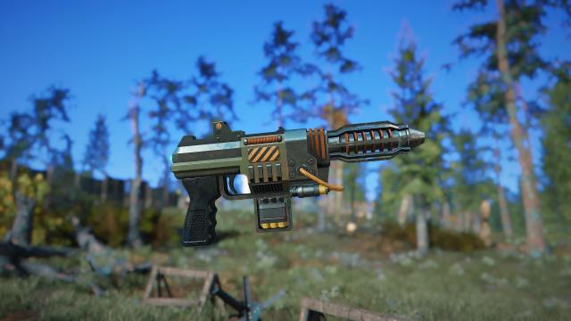 Discharger Laser Pistol - A Dak Energy Weapon for Fallout 4