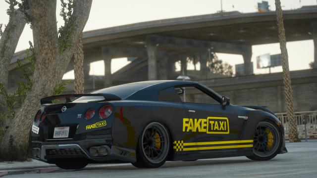 Nissan GTR Fake Taxi Livery for GTA 5