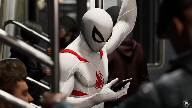 Black or White Secret War Suit для Marvel's Spider-Man Remastered