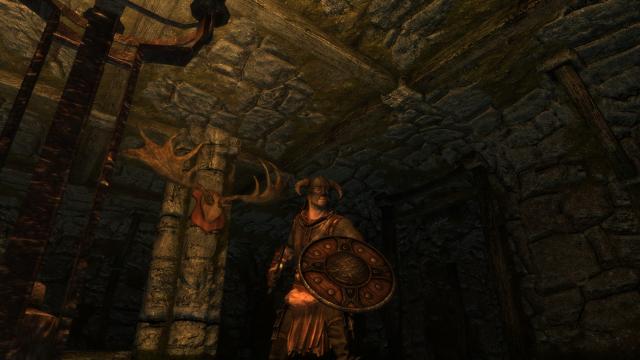 Улучшенный выбор снаряжения в начале / Simple Helgen Starting Gear для Skyrim SE-AE